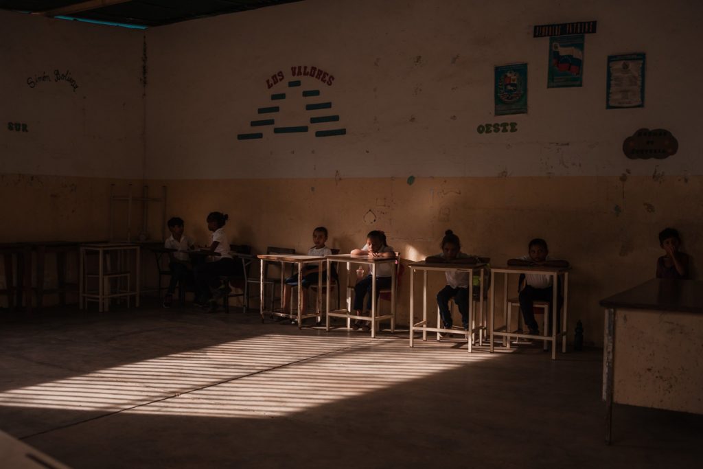 Rural Venezuela Crumbles as President Shores Up the Capital and His Power - Anatoly Kurmanaev