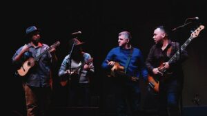 Back to 4: C4 Trío viaja al elemento sin perder de vista el horizonte - Gerardo Guarache Ocque